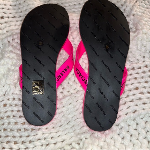 Balenciaga Pink Allover-logo Round Leather Thong San Sandals - Picture 9 of 9